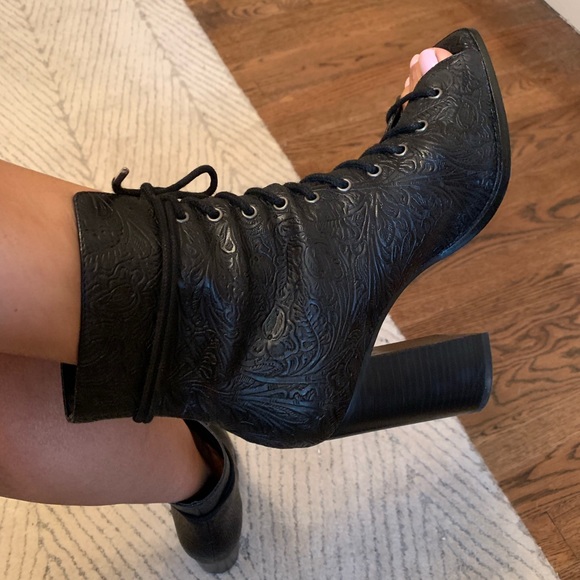 Black peep toe ankle bootie - Picture 3 of 5